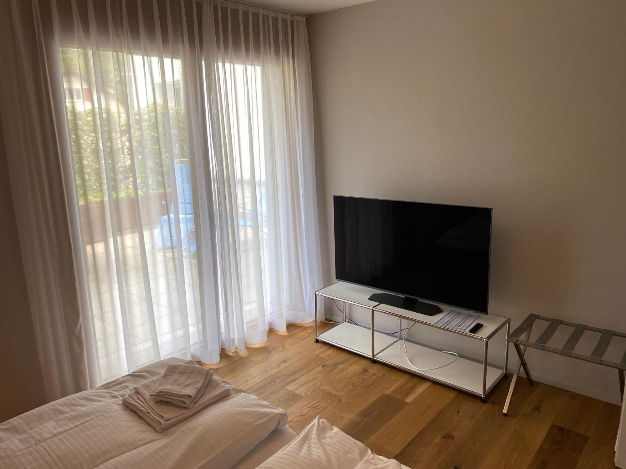 Modern City Apartments Интерлакен Экстерьер фото